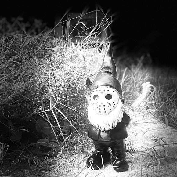 Horror Garden Gnome Statue Halloween Indoor Decor for Home or Yard Gift Movie - Picture 8 of 8